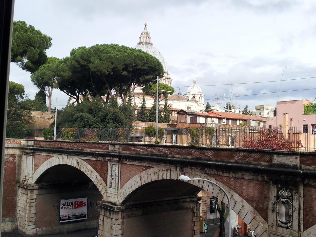 Hotel Pope'S Bridge Roma Esterno foto